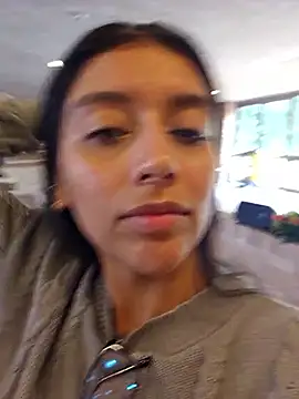 BrittanyDiaz online show from November 26, 2025, 2:51 pm