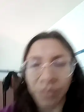 karlamorris  online show from February 5, 2025, 1:22 pm