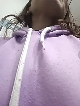 karlamorris  online show from February 8, 2025, 6:55 pm