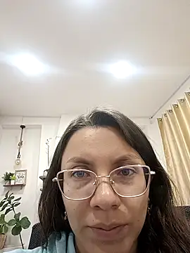 karlamorris  online show from October 5, 2025, 1:53 pm