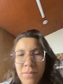 karlamorris  online show from April 11, 2026, 2:10 pm