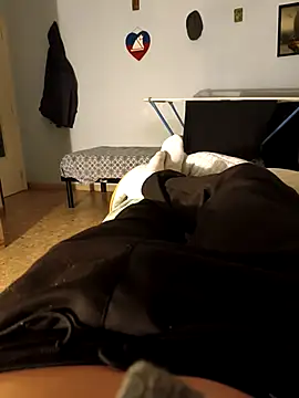 Snapshot of italovene chatting on December 21, 2025, 6:04 pm italovene online show from December 21, 2025, 6:04 pm