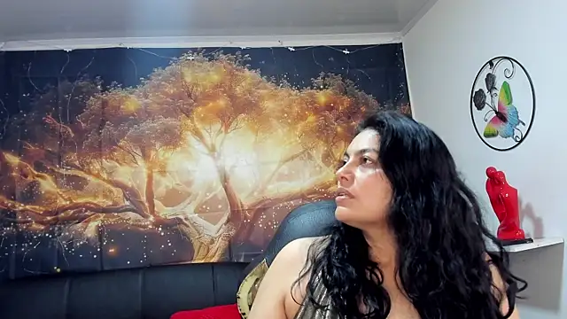 Snapshot of Lust_Mom41 chatting on December 5, 2024, 3:17 pm Lust Mom41 online show from December 5, 2024, 3:17 pm