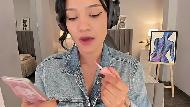 renee shelby  online show from December 3, 2024, 11:57 pm