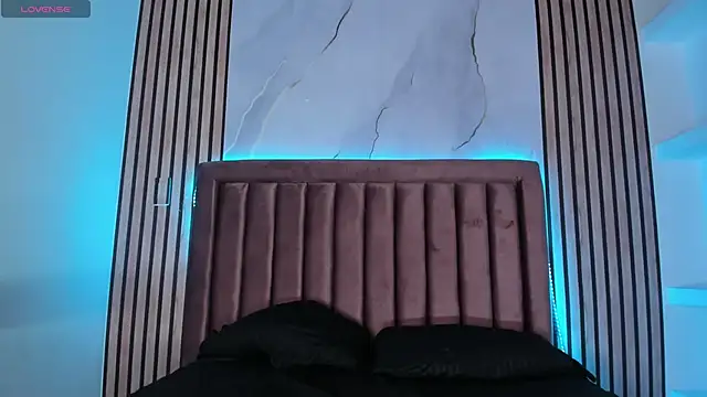 ChloeParkss  online show from January 10, 2025, 12:04 pm