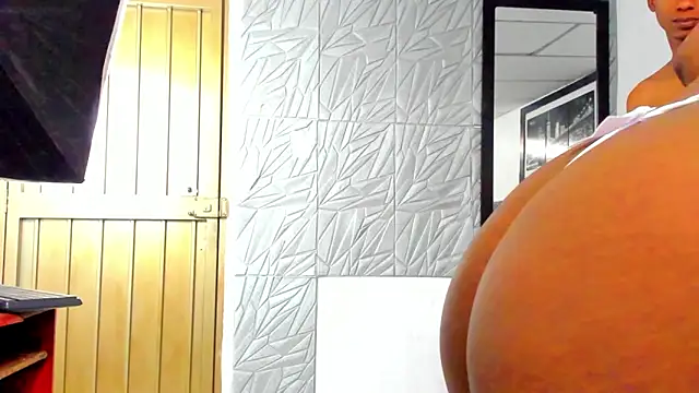 EvaxEmma online show from January 23, 2025, 1:24 pm