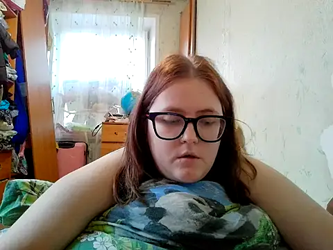 DesireMelissa online show from December 4, 2025, 10:13 am