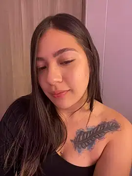 Snapshot of Latina_vanessa chatting on January 22, 2025, 12:16 am Latina vanessa online show from January 22, 2025, 12:16 am