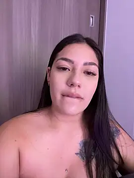 Snapshot of Latina_vanessa chatting on February 9, 2025, 11:25 pm Latina vanessa online show from February 9, 2025, 11:25 pm