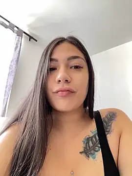 Snapshot of Latina_vanessa chatting on March 16, 2025, 1:49 pm Latina vanessa online show from March 16, 2025, 1:49 pm