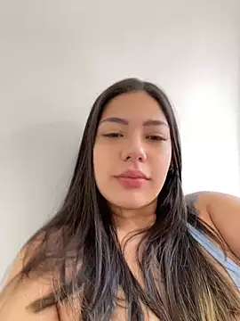 Snapshot of Latina_vanessa chatting on March 22, 2025, 1:19 pm Latina vanessa online show from March 22, 2025, 1:19 pm