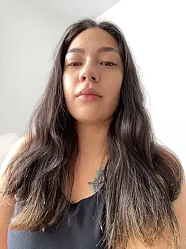 Snapshot of Latina_vanessa chatting on March 22, 2025, 6:25 pm Latina vanessa online show from March 22, 2025, 6:25 pm