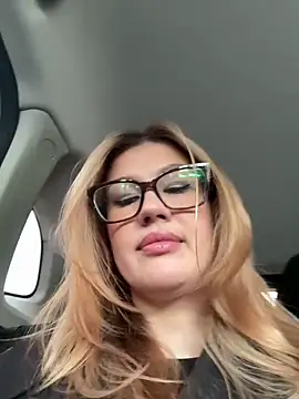 Snapshot of RinaCat chatting on September 14, 2025, 5:17 am RinaCat online show from September 14, 2025, 5:17 am