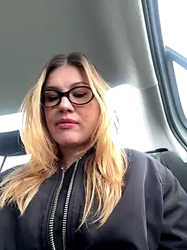 Snapshot of RinaCat chatting on October 23, 2025, 5:40 am RinaCat online show from October 23, 2025, 5:40 am
