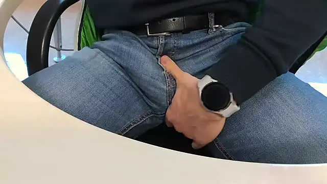 alessandroman2114 online show from February 18, 2025, 11:33 am