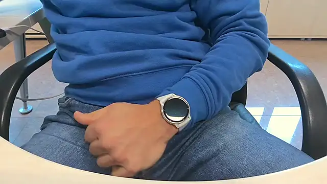 alessandroman2114 online show from October 30, 2025, 11:33 am