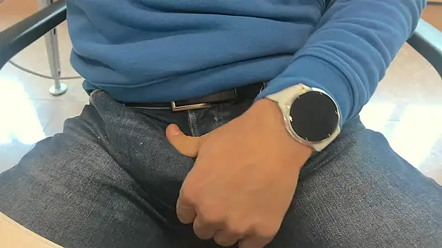 alessandroman2114 online show from February 24, 2026, 11:19 am