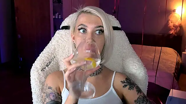 tykioty Miley online show from March 1, 2025, 6:21 pm