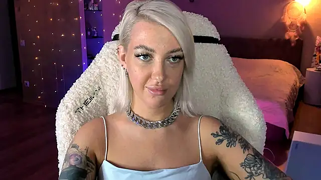 tykioty Miley online show from November 14, 2025, 12:15 pm