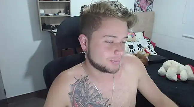 Snapshot of JOHANLEON1 chatting on March 18, 2025, 12:27 am JOHANLEON1 online show from March 18, 2025, 12:27 am