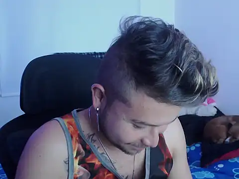 Snapshot of JOHANLEON1 chatting on September 17, 2025, 4:52 pm JOHANLEON1 online show from September 17, 2025, 4:52 pm