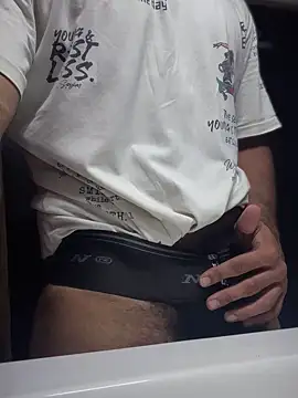 Snapshot of mrtoy121 chatting on October 14, 2025, 5:58 pm mrtoy121 online show from October 14, 2025, 5:58 pm