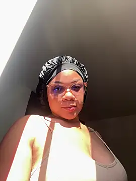 ashley Tompson1 online show from December 15, 2025, 2:54 pm