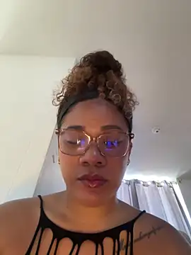 ashley Tompson1 online show from April 17, 2026, 1:25 pm