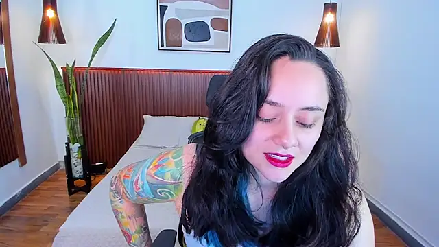 KatherineBond online show from September 8, 2025, 7:35 pm