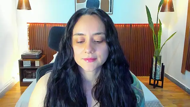 KatherineBond online show from November 3, 2025, 7:59 pm