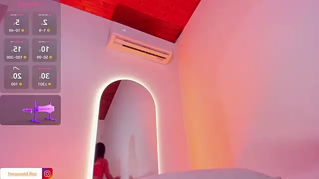 Sofi Blossom online show from November 6, 2025, 7:48 pm