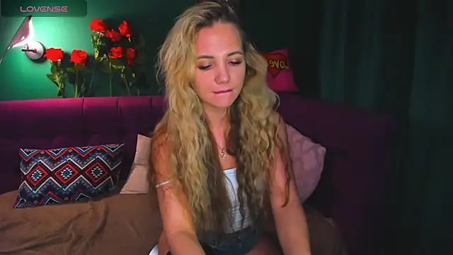 EvaMoran online show from February 9, 2025, 5:19 am