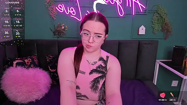 Emma adorablle online show from December 23, 2024, 4:55 am