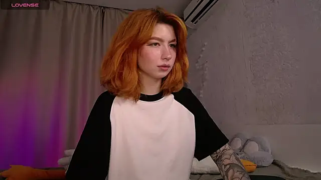 Snapshot of Evaa_Moonn_ chatting on September 12, 2025, 5:29 am Evaa Moonn  online show from September 12, 2025, 5:29 am