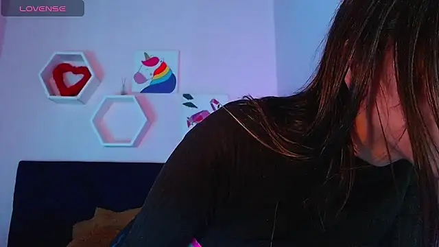 AnnaliOlsenX online show from January 7, 2025, 4:27 pm