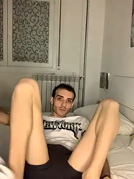 LaMaterialista online show from November 17, 2025, 9:42 pm