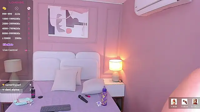 Snapshot of Danee_19_ chatting on January 14, 2026, 12:44 pm Danee 19 online show from January 14, 2026, 12:44 pm