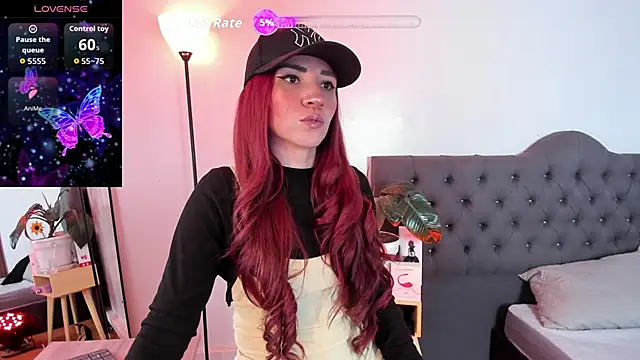 LILA ELLIOT online show from September 29, 2025, 7:51 pm