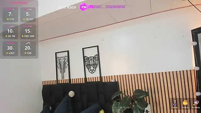 LILA ELLIOT online show from November 18, 2025, 7:51 pm