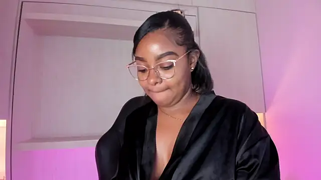 tamaraa smiith online show from November 27, 2025, 7:38 pm