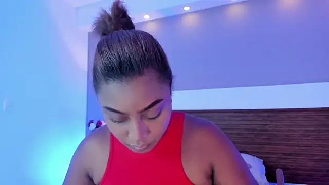 Adelehottman online show from April 14, 2026, 1:06 pm