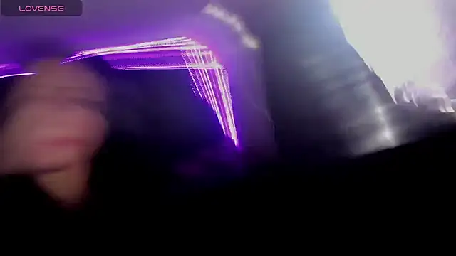 chica Hetfield online show from January 7, 2026, 1:24 pm