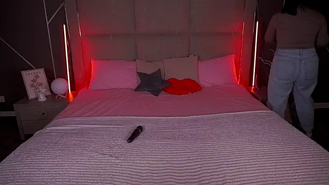 Snapshot of SusieWood chatting on March 16, 2026, 8:57 pm SusieWood online show from March 16, 2026, 8:57 pm