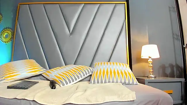 BrendaAdams  online show from February 28, 2025, 11:03 am