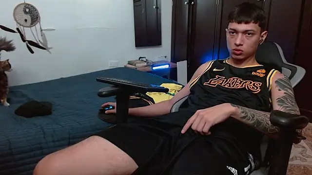 aaron blug online show from November 23, 2025, 3:56 pm