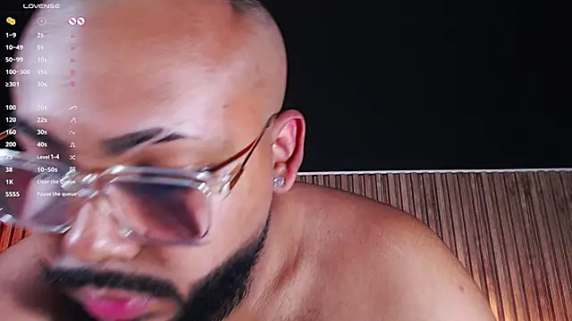 Snapshot of DilanJonnes_ chatting on March 18, 2025, 10:48 pm DilanJonnes online show from March 18, 2025, 10:48 pm