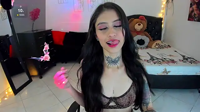 Snapshot of Melanny_lopez18 chatting on May 5, 2026, 5:04 am Melanny lopez18 online show from May 5, 2026, 5:04 am