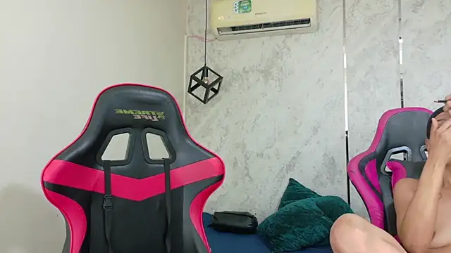 emy 0 online show from April 15, 2026, 2:46 pm