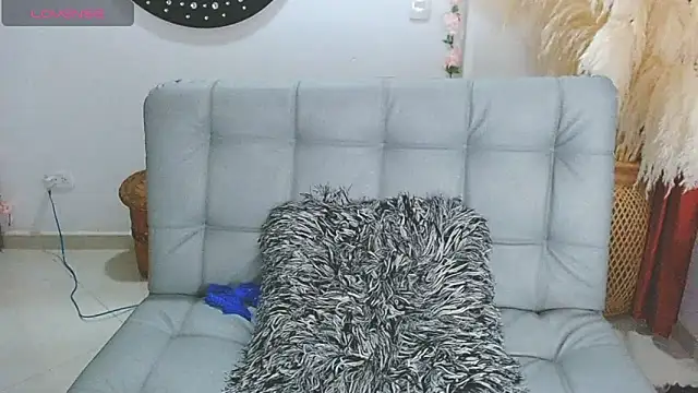 Isabelhot1 online show from February 9, 2025, 10:32 pm