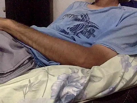 Skinnynerd online show from April 17, 2026, 8:23 pm